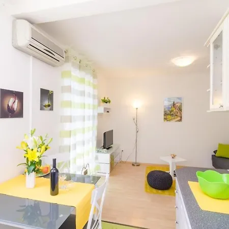 Blue Jelena Apartman *